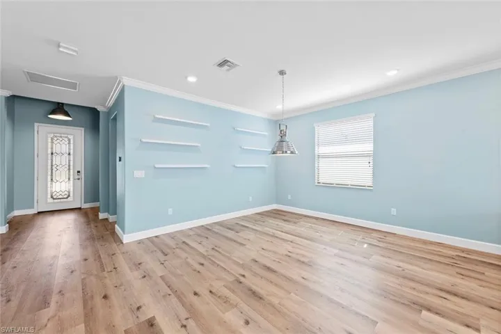 9251  Woodhurst  DR, Naples, FL 34120