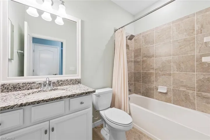 9251  Woodhurst  DR, Naples, FL 34120
