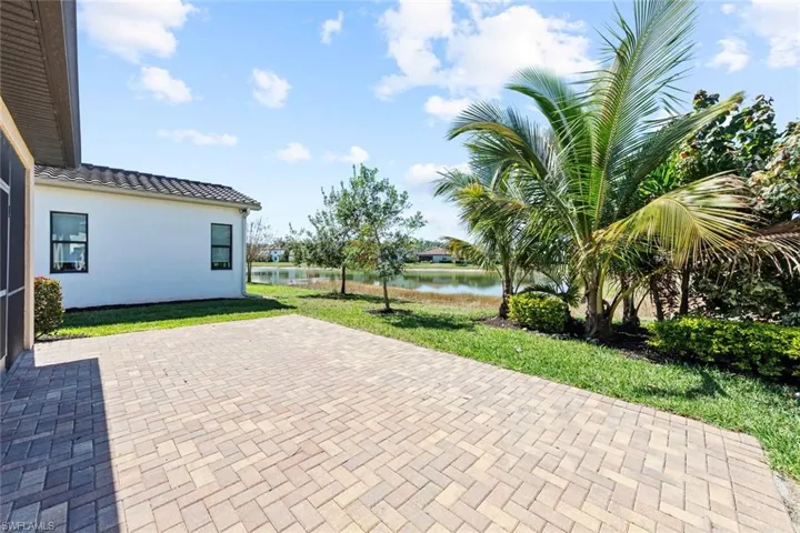 9251  Woodhurst  DR, Naples, FL 34120