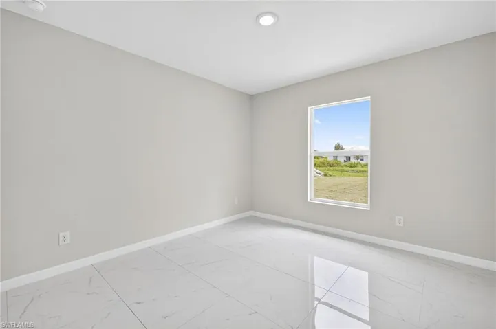 569  Aspen S AVE, Lehigh Acres, FL 33974