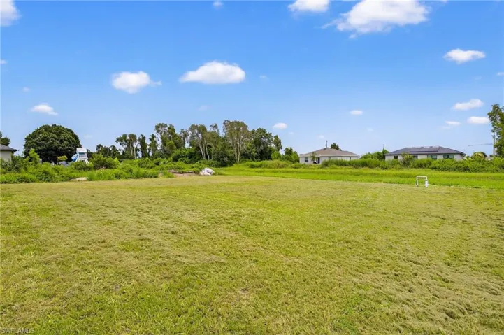 569  Aspen S AVE, Lehigh Acres, FL 33974
