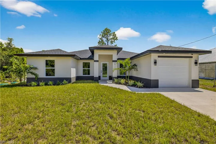 569  Aspen S AVE, Lehigh Acres, FL 33974