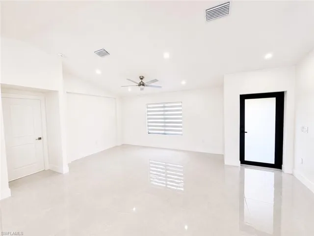 2529 Nw 19th Pl, Cape Coral, Florida 33993