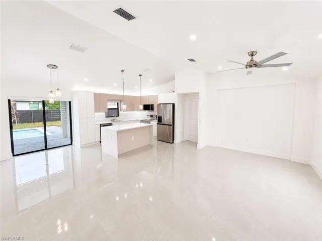 2529 Nw 19th Pl, Cape Coral, Florida 33993