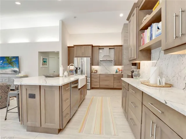 Large kitchen with plenty of counter space & soft close drawers