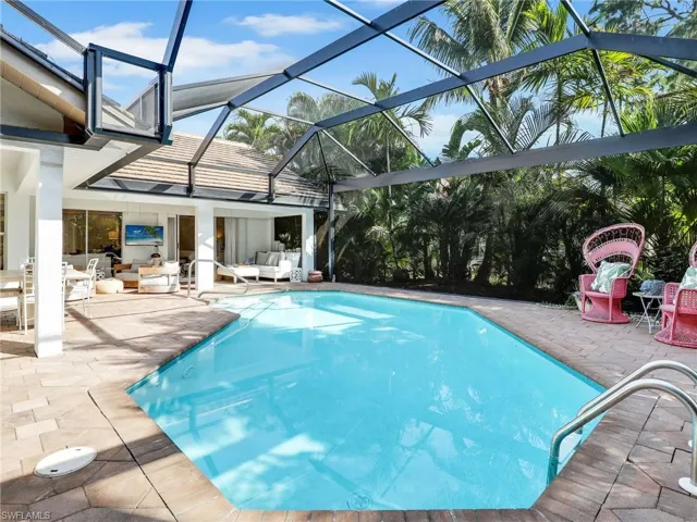 Saltwater heated pool w/ covered lanai
