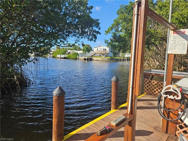 30  Pearl  DR, NAPLES, FL 34114