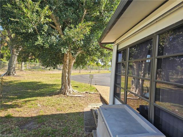 30  Pearl  DR, NAPLES, FL 34114