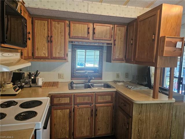 30  Pearl  DR, NAPLES, FL 34114