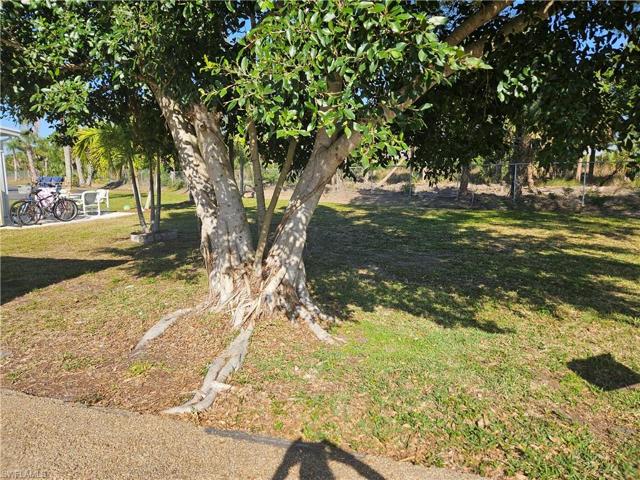 30  Pearl  DR, NAPLES, FL 34114