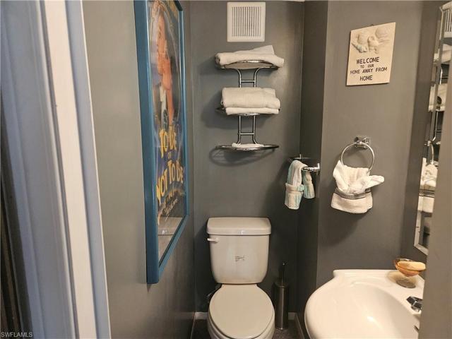 30  Pearl  DR, NAPLES, FL 34114