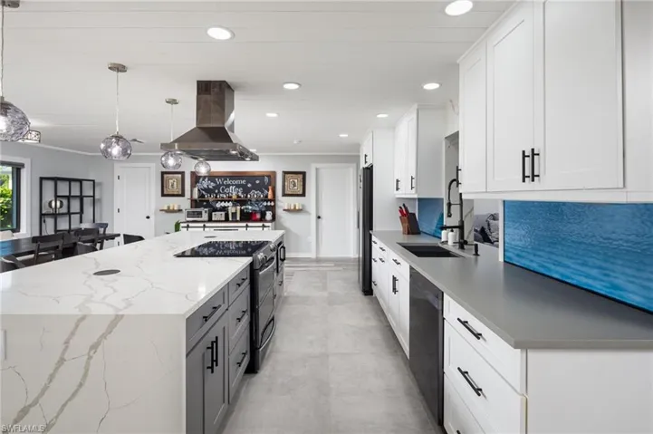 161 Mahogany Dr, Naples, Florida 34108
