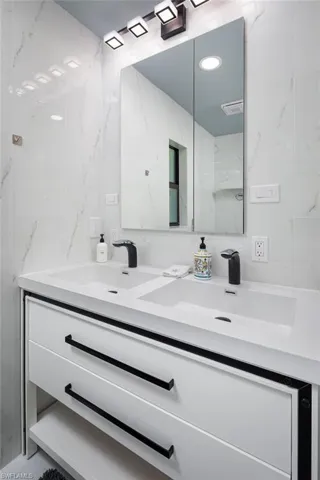 161 Mahogany Dr, Naples, Florida 34108