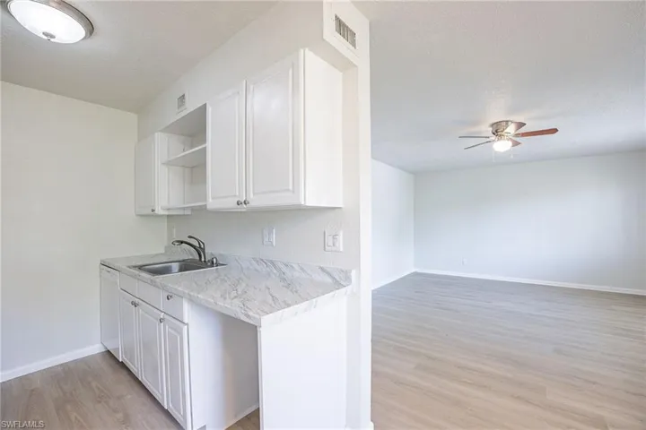 4605  Bayshore  DR, Naples, FL 34112