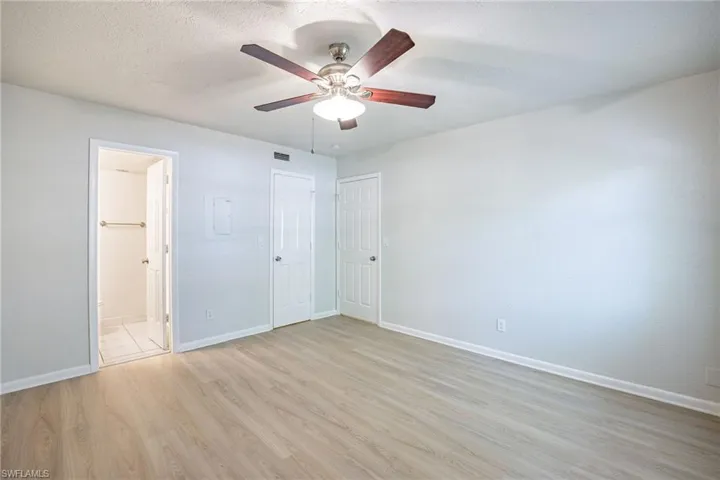 4605  Bayshore  DR, Naples, FL 34112