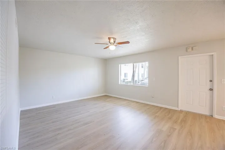 4605  Bayshore  DR, Naples, FL 34112