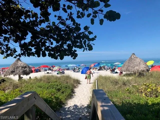 White Sand Beach-Downtown Naples