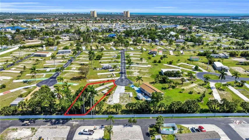 19  Cottonwood  DR, Fort Myers, FL 33908