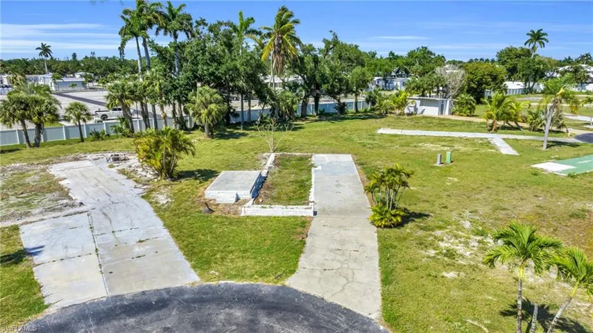 19  Cottonwood  DR, Fort Myers, FL 33908