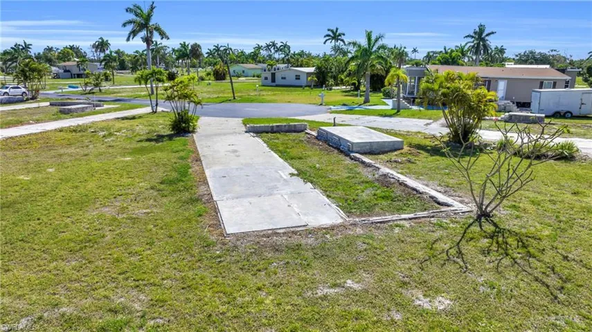 19  Cottonwood  DR, Fort Myers, FL 33908