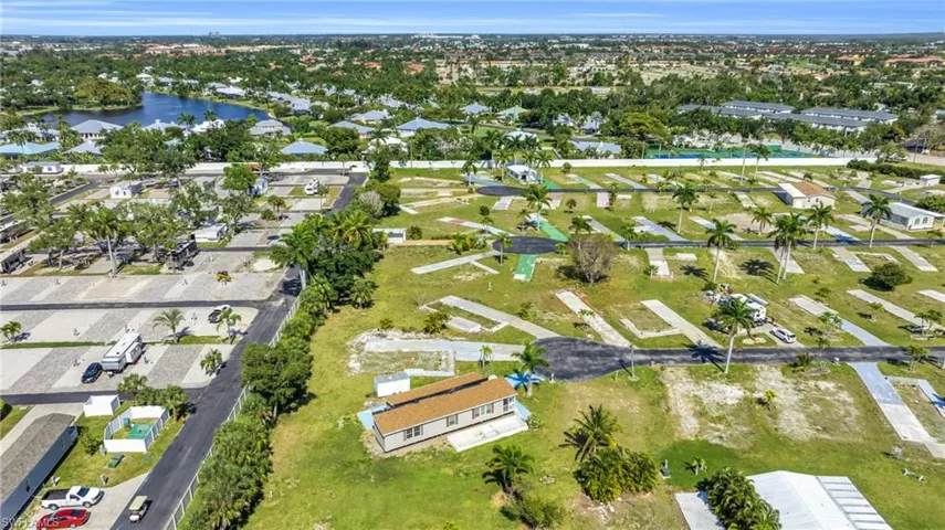 19  Cottonwood  DR, Fort Myers, FL 33908