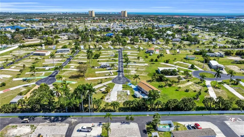 19  Cottonwood  DR, Fort Myers, FL 33908