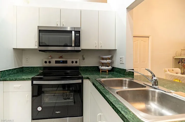 439 Saint Andrews Blvd 145-0, Naples, Florida 34113