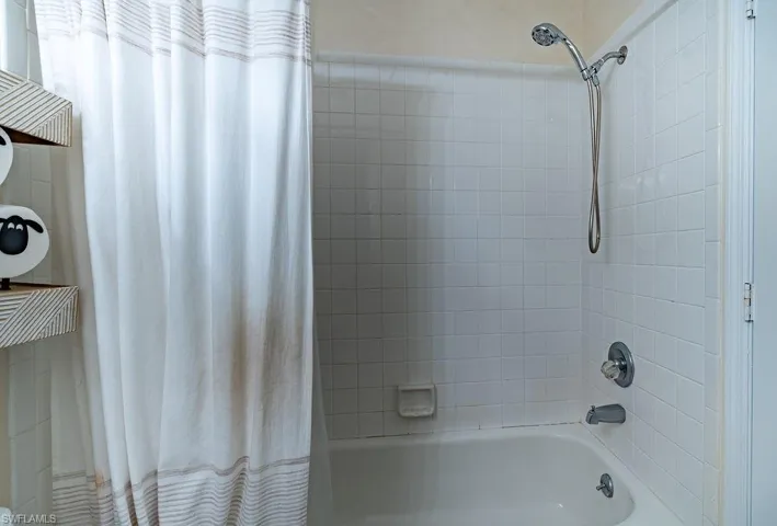 439 Saint Andrews Blvd 145-0, Naples, Florida 34113