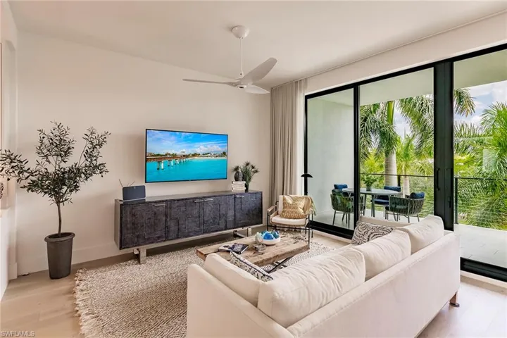 850  Central  AVE, Naples, FL 34135