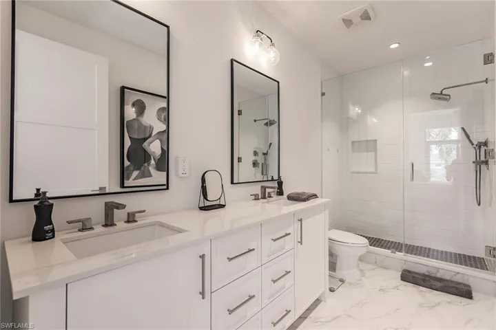 850  Central  AVE, Naples, FL 34135