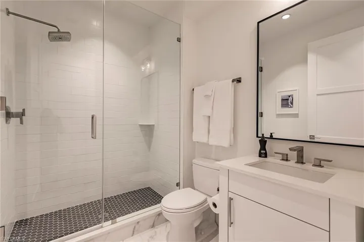 850  Central  AVE, Naples, FL 34135