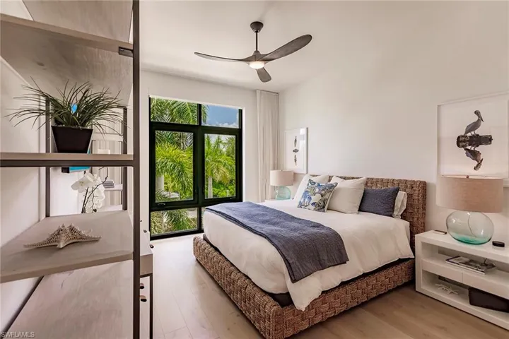 850  Central  AVE, Naples, FL 34135