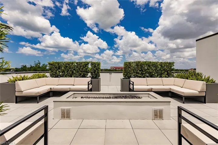 850  Central  AVE, Naples, FL 34135