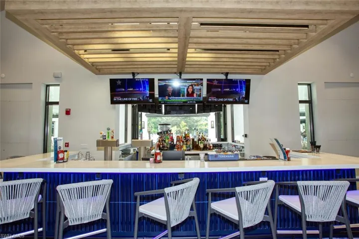Oasis indoor bar