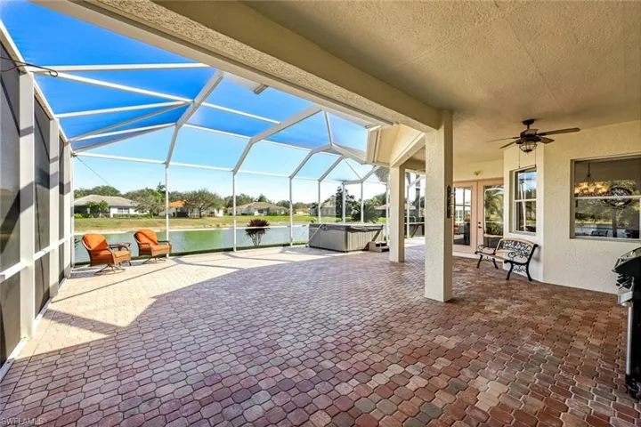 HUGE screened lanai with lakeview