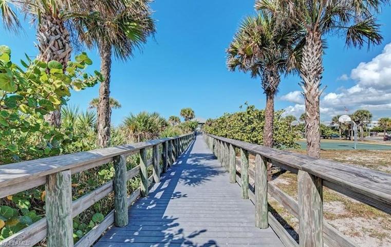 101 Thelma DR, ROTONDA WEST FL 33947