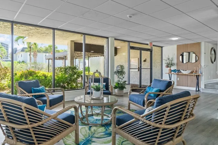 Lobby featuring a paneled ceiling