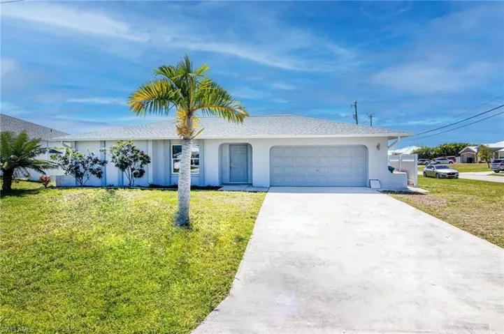 524 Trafalgar Pkwy, Cape Coral Fl 33991