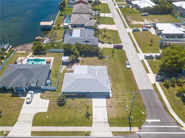 Located in established neighborhood close to Emerald Lakes community.