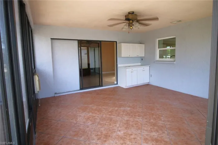 524 Trafalgar Pkwy, Cape Coral Fl 33991