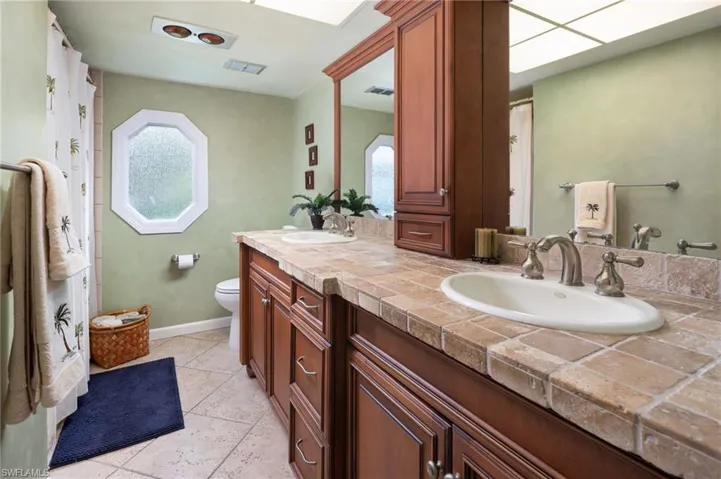 458 Ridge Dr, Naples, Florida 34108