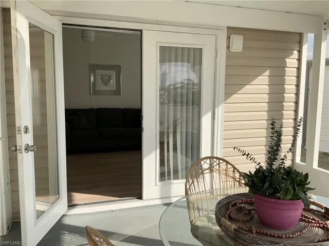 Lanai to Living Room via French Doors