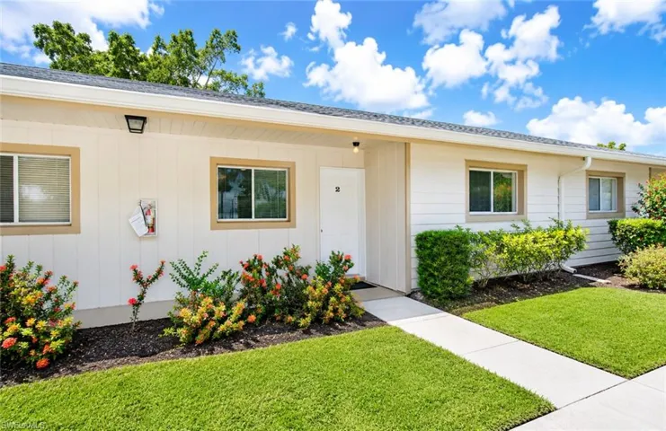 2340 Naples Trace Cir 2, Naples, Florida 34109