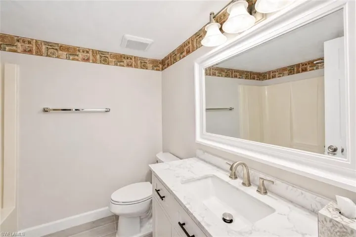 2340 Naples Trace Cir 2, Naples, Florida 34109
