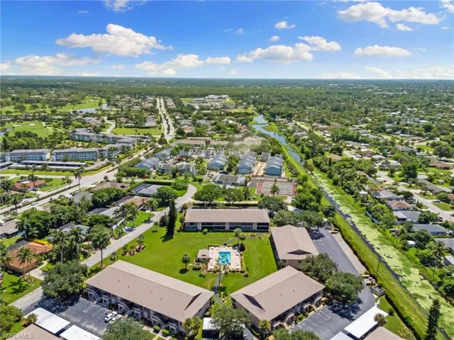 256  Pebble Beach  CIR, Naples, FL 34113