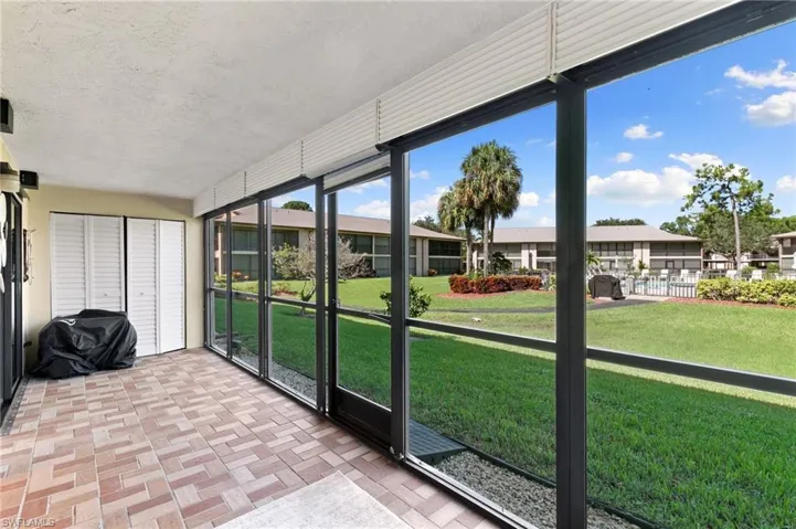 256  Pebble Beach  CIR, Naples, FL 34113