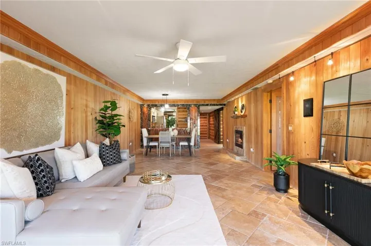 256  Pebble Beach  CIR, Naples, FL 34113