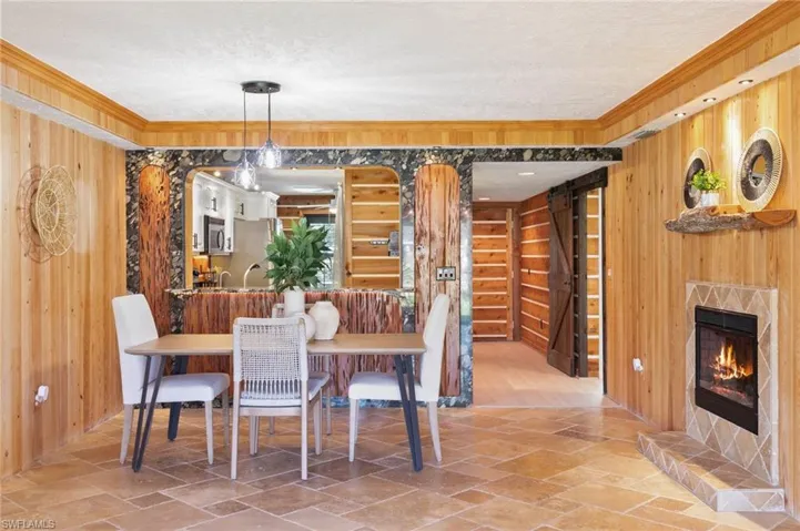 256  Pebble Beach  CIR, Naples, FL 34113