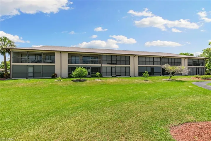 256  Pebble Beach  CIR, Naples, FL 34113