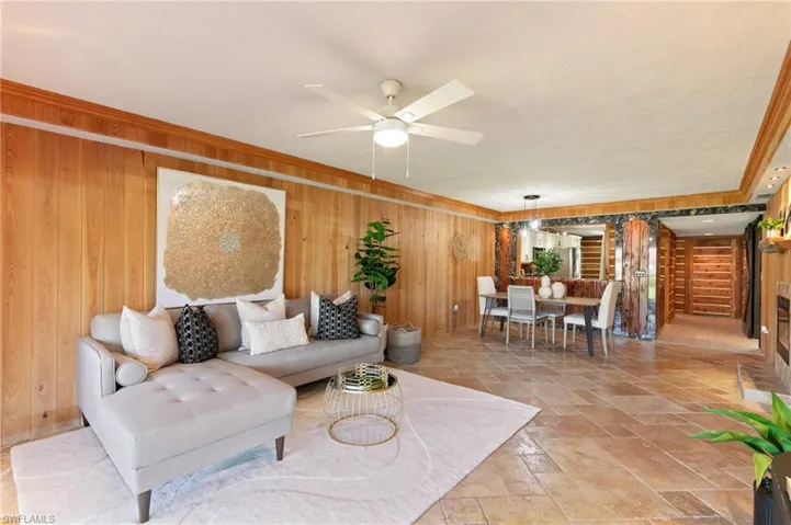 256  Pebble Beach  CIR, Naples, FL 34113